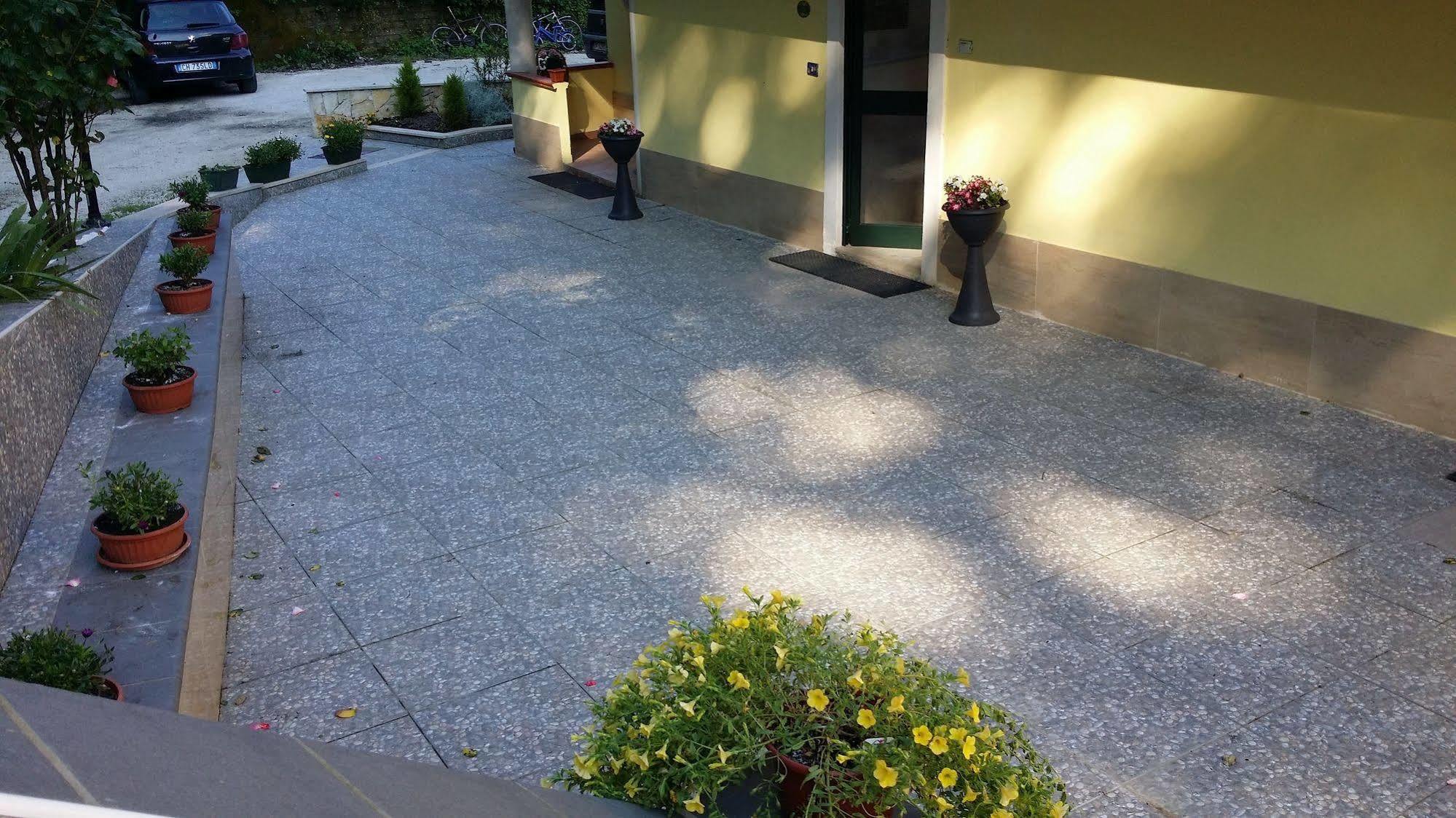 Bed and Breakfast Il Roseto Frosinone Exterior foto